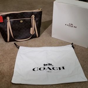 Coach Peyton Pocket Tote